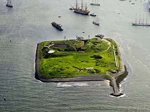 Forteiland Ijmuiden: bijzonder bedrijfsuitje in zee (met overnachtingsmogelijkheden)